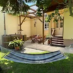 Abigel Vendeghaz Villa *