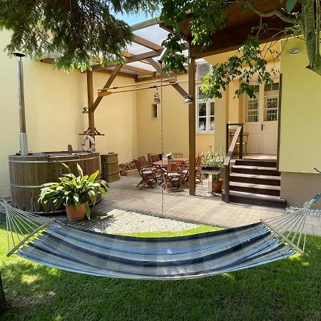 Abigel Vendeghaz Villa *