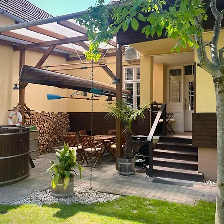 Abigel Vendeghaz Villa Keszthely